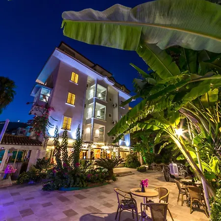 Hotel Petunya Boutique İçmeler