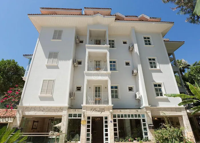 Petunya Boutique Hotel 3*