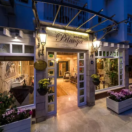 Hotell Petunya Boutique 3*